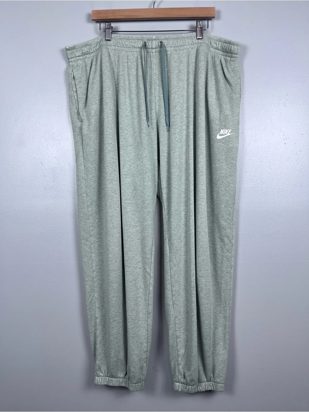 Nike Women's NSW Green Loose FIt Club Fleece Elastic Waist Joggers Size XXL
